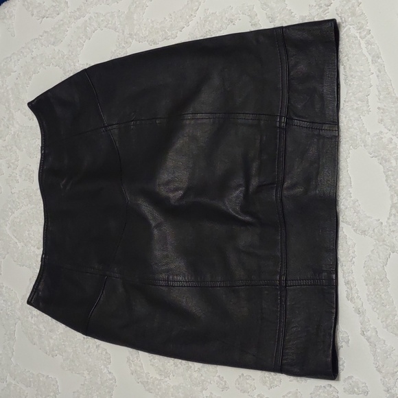 LNR Dresses & Skirts - LNR Black Leather Mini Skirt Lined Size 8 Y2K Vintage